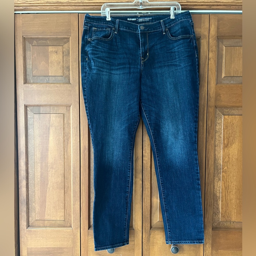 Old Navy Women's Deep Indigo Straight Leg Jeans